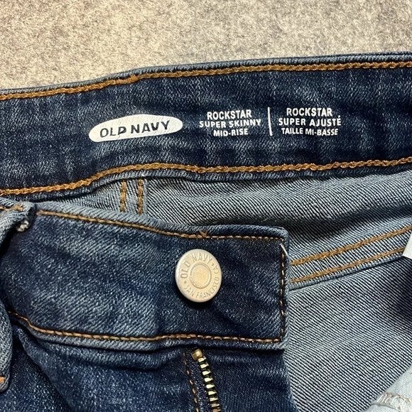 Old Navy  Rockstar Supper Skinny Mid Rise Jeans, Size 4. - Picture 6 of 9